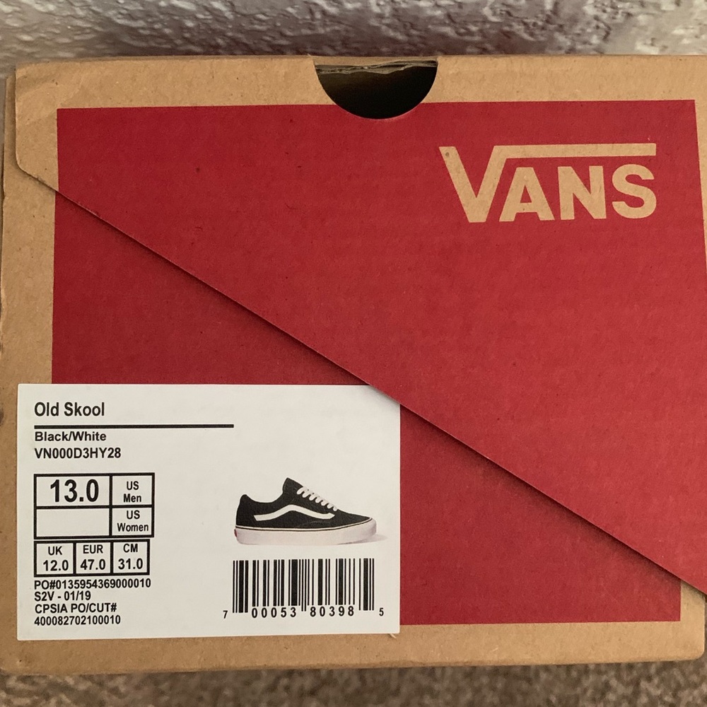 Vans Old Skool Sneaker in Black/White